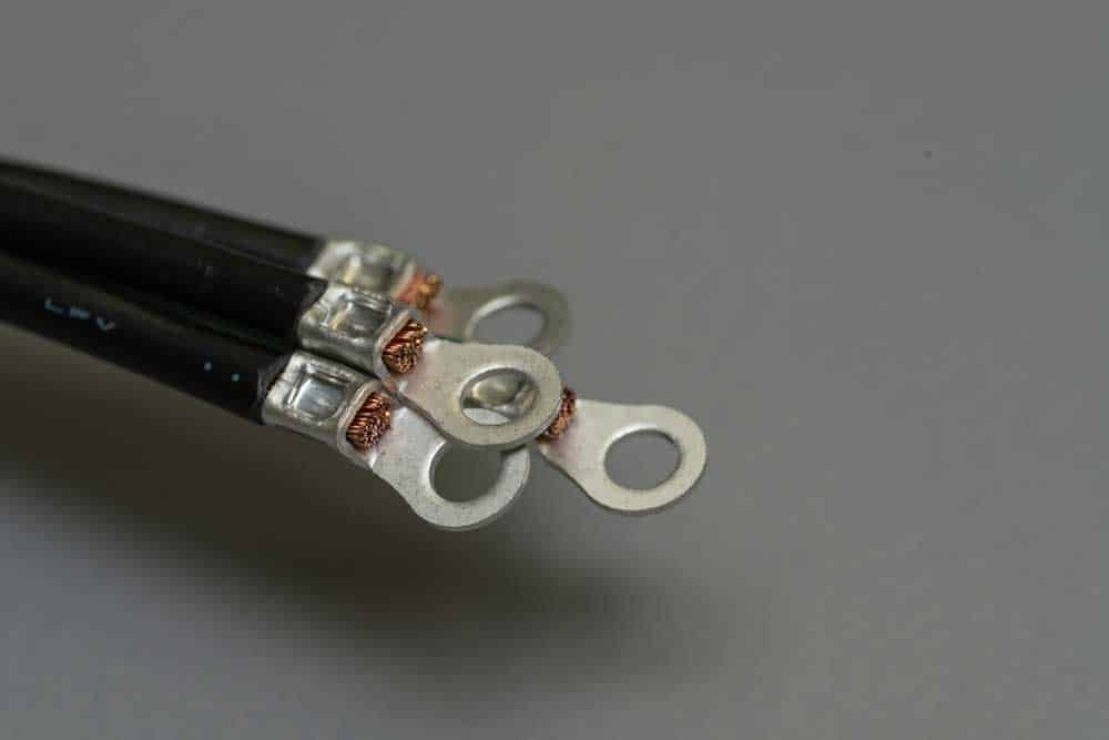 Crimped seamless connectors