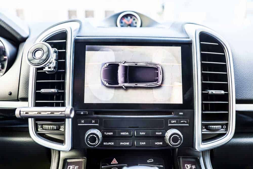 A car infotainment system showing the 360° camera view